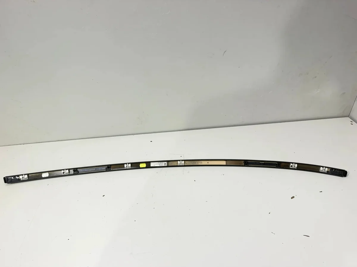 BMW F32 Dachleiste Links Silber Metallic A83 image 8