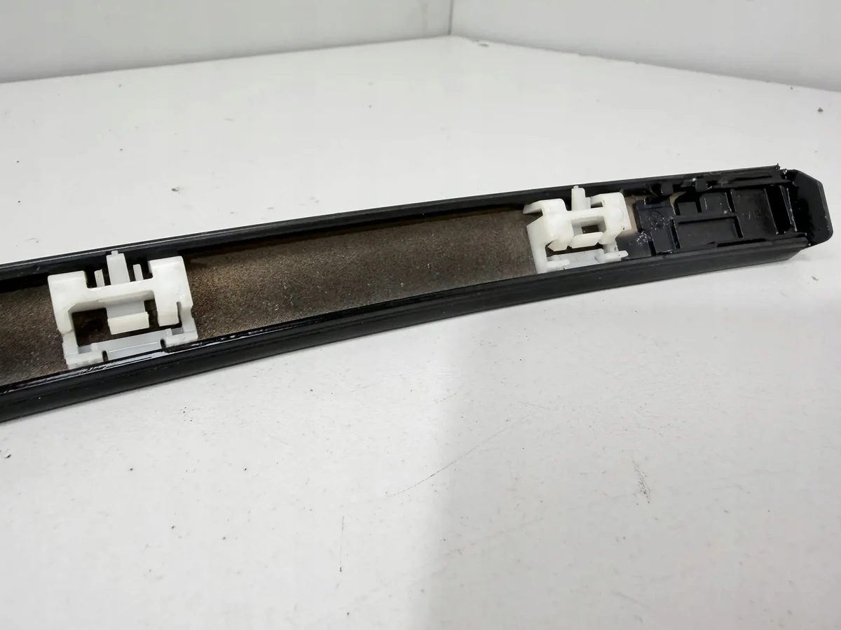 BMW F32 Dachleiste Links Silber Metallic A83 image 9