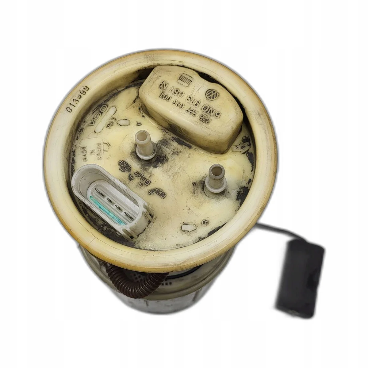 Bomba de Combustible Seat 6N0919051N Usada image 3