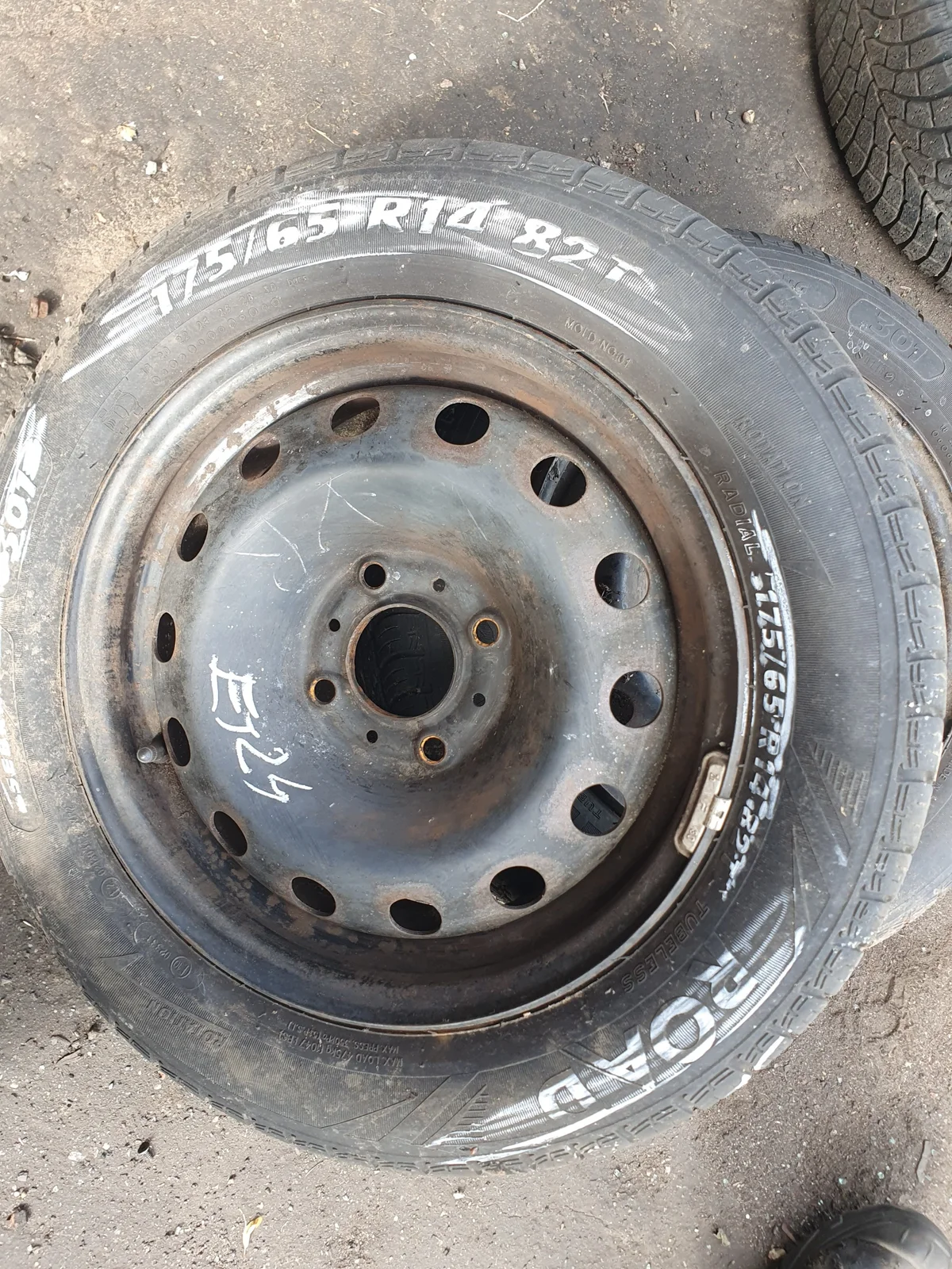 Stålfälg 14" ET 24 Peugeot Citroen C3 image 7