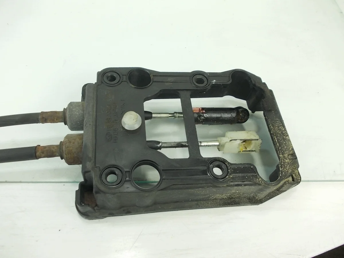 Used Subaru Impreza GH Gear Shift Cables 0FRG image 4