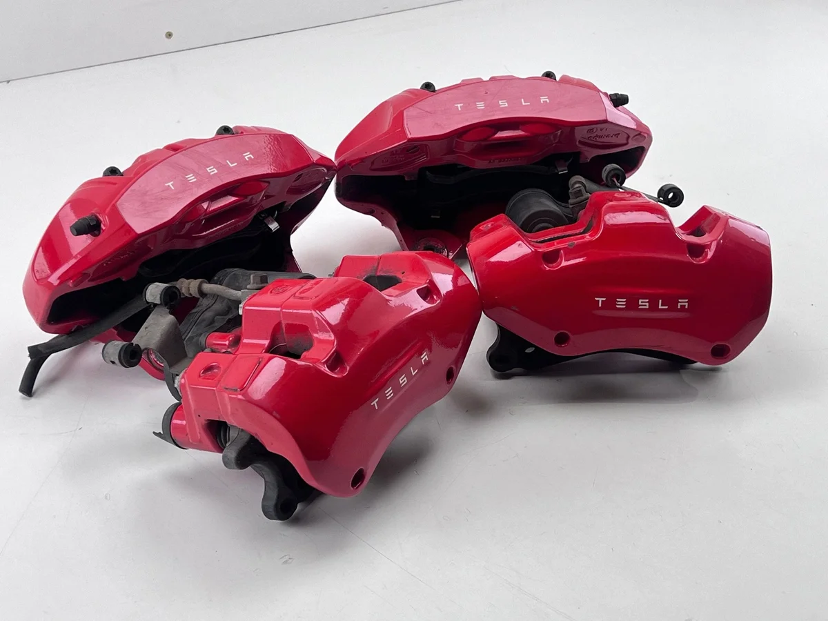 Tesla Model 3 2019 Jarrulevyt ja -satulat image 3