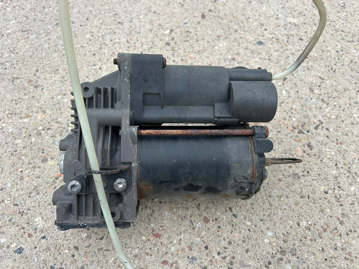 Compresor Airmatic Mercedes W164 W251 OE image 4