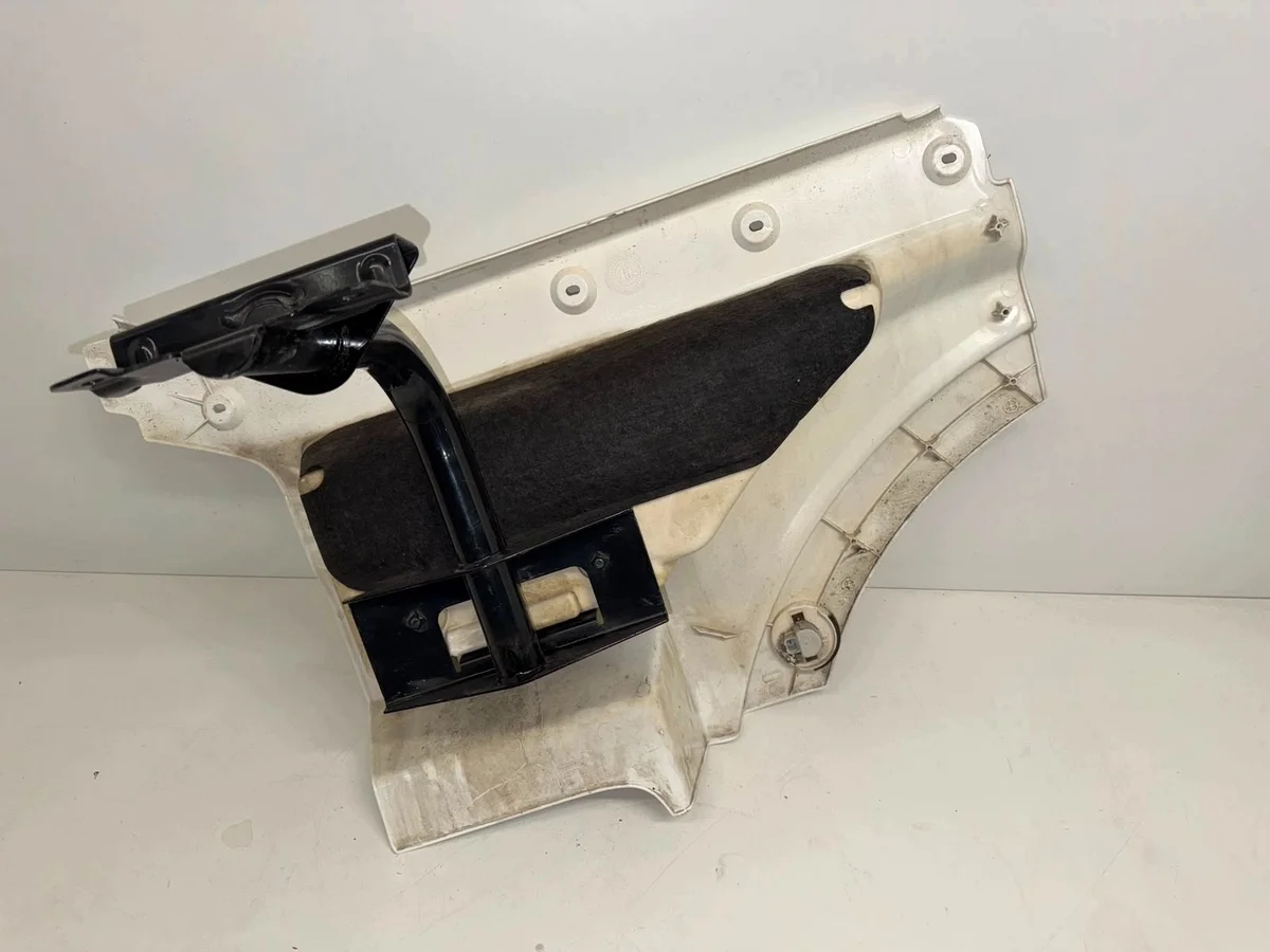 MAN TGX 3 Upper Step Right Used image 4