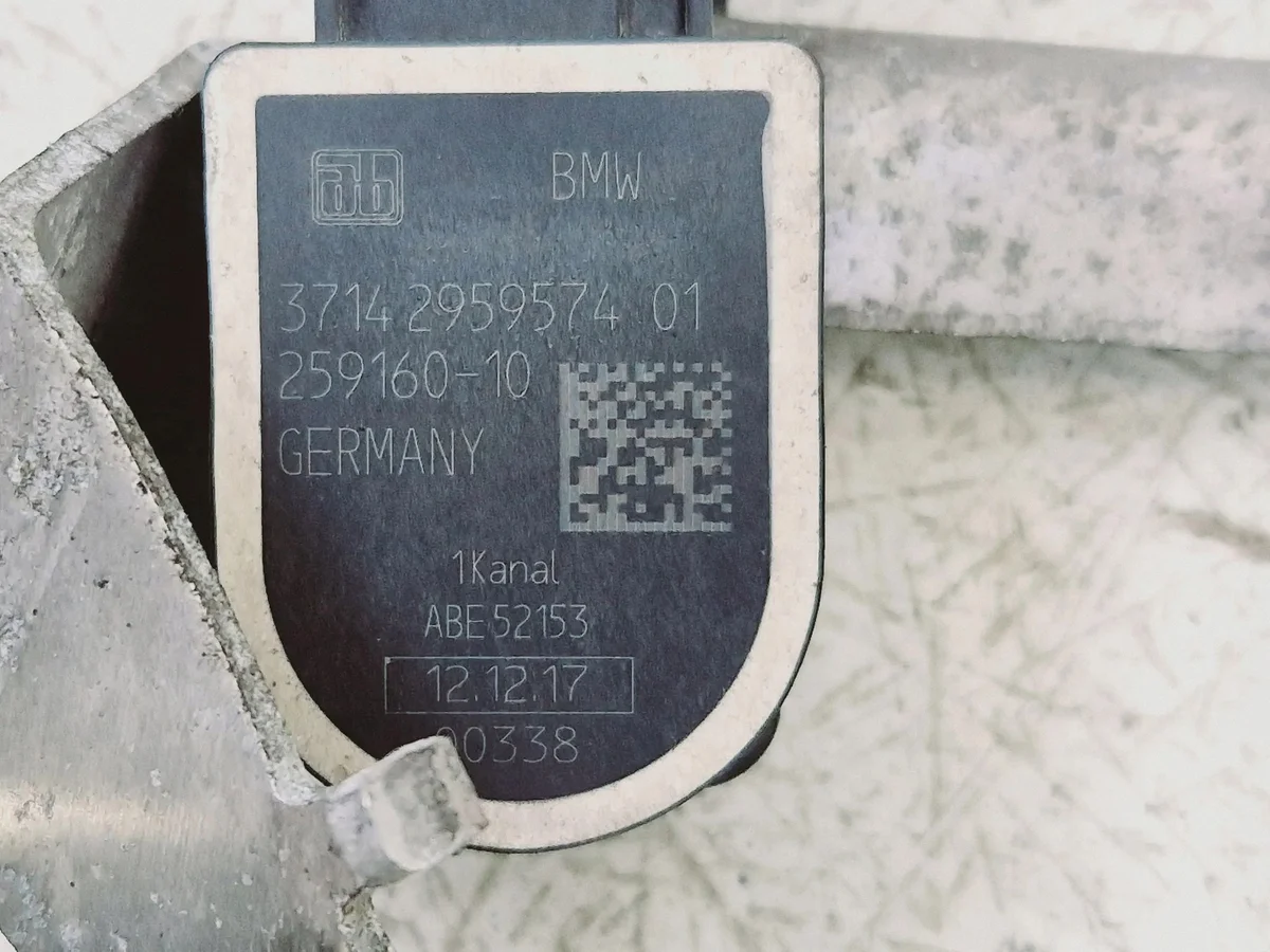 BMW 5 G30 G31 G38 Scheinwerferregler Rechts image 3