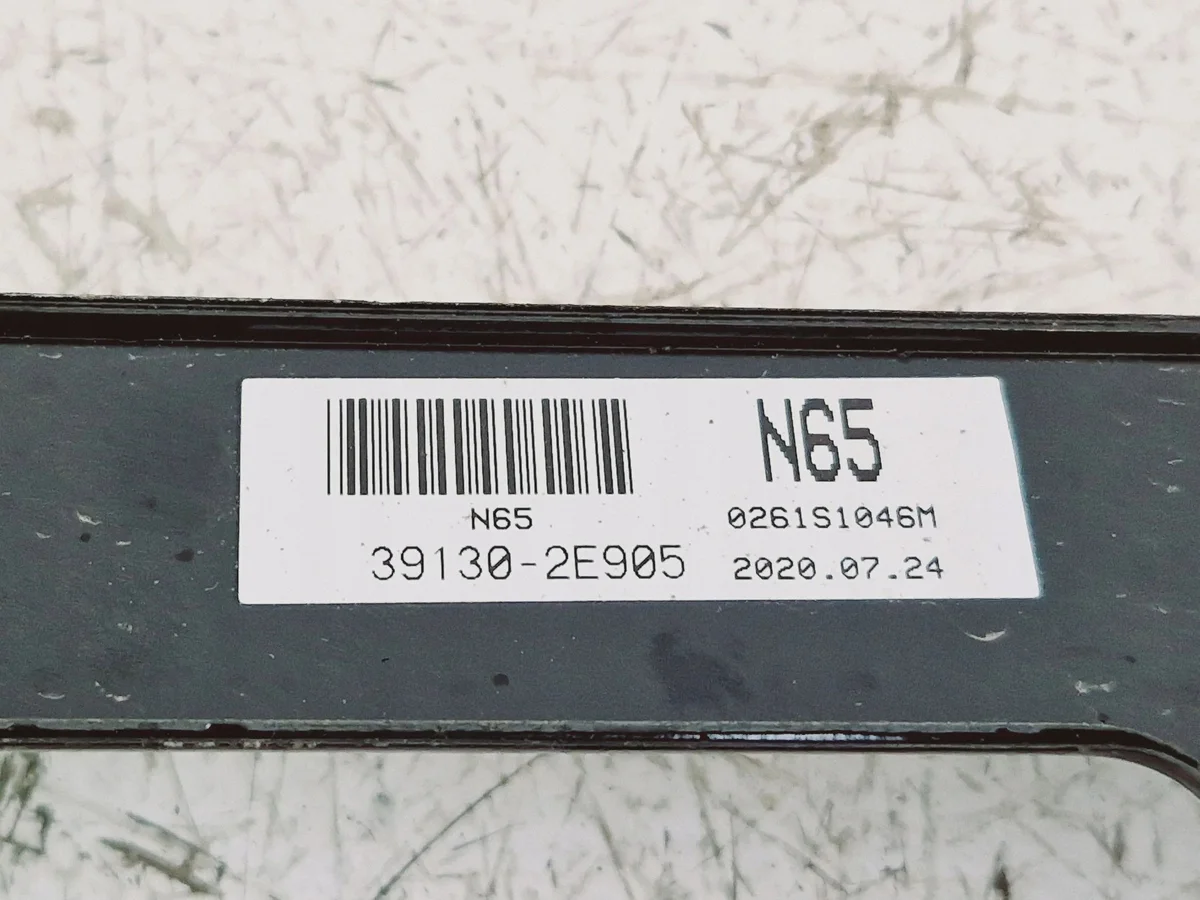 Engine Computer Mount Hyundai Tucson TL 391302E905 image 3