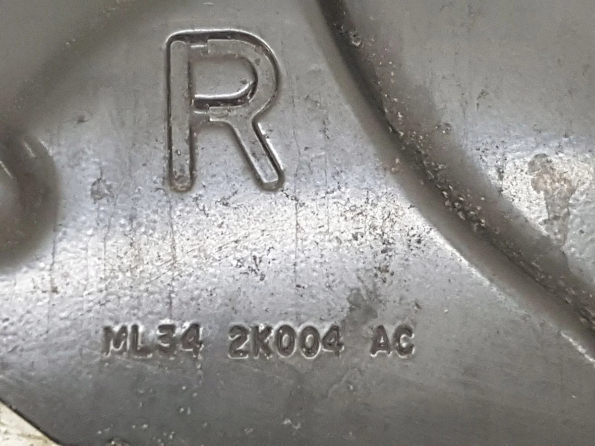 Ford F150 ML342K004 - Escudo Freio Direito image 3