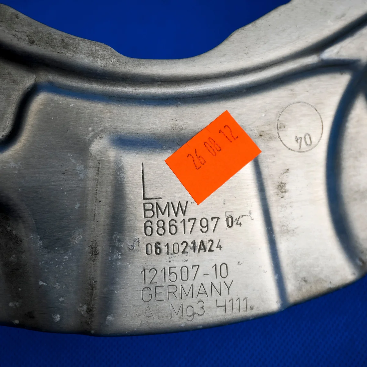 BMW 5 G30 etujarrulevyn suojalevy vasen image 3