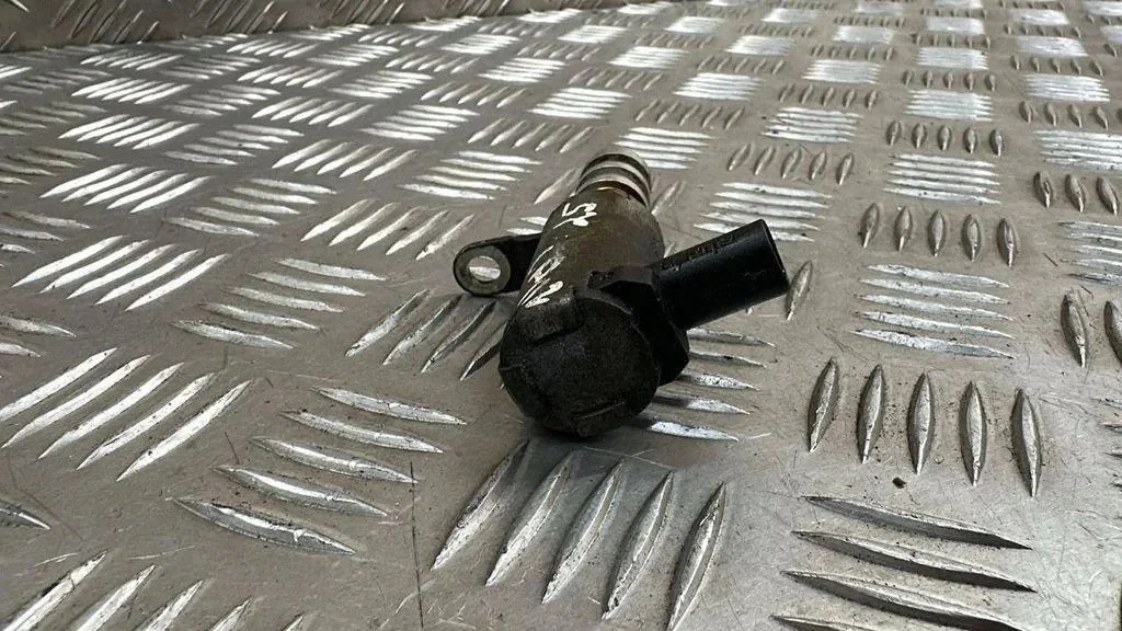 Used Variable Valve Timing Solenoid 1.2 THP image 3