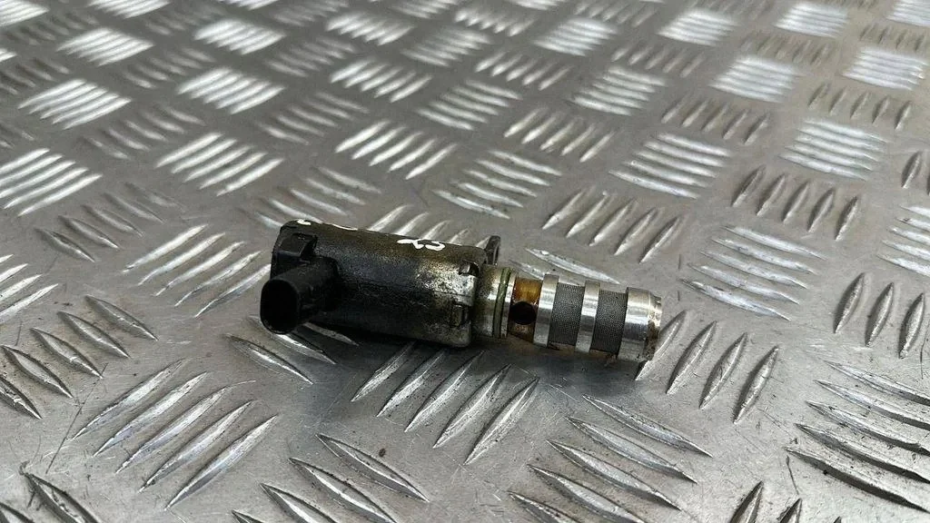 Used Variable Valve Timing Solenoid 1.2 THP image 4