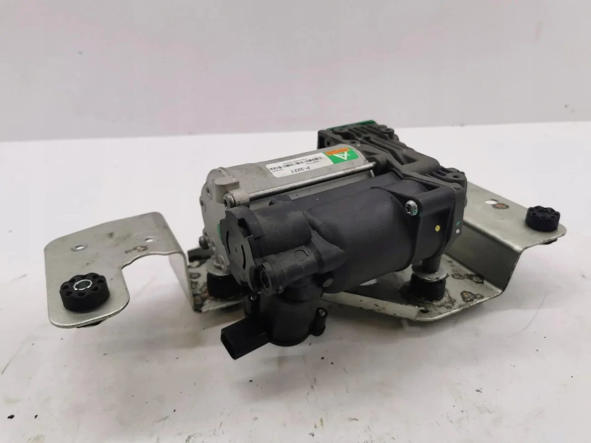 BMW X5 E70 Takailmajousituskompressori AMD108706 image 3