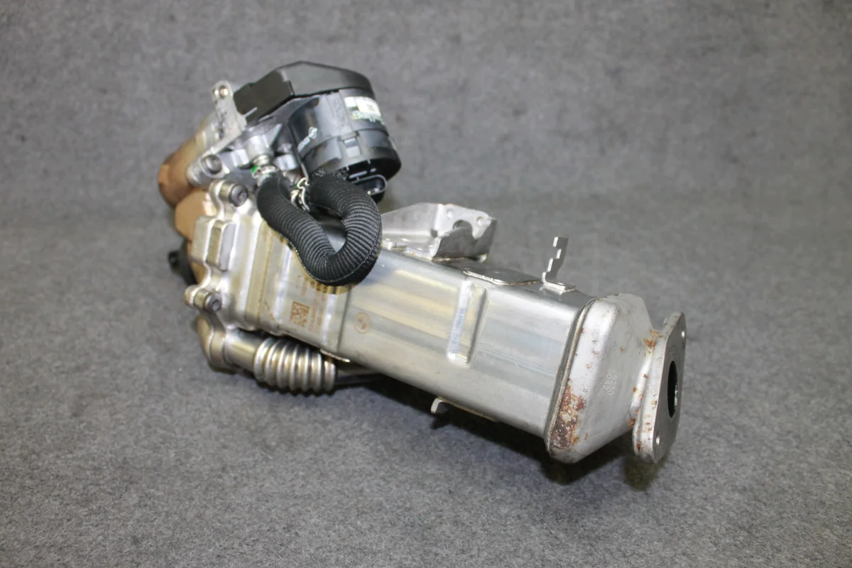 BMW F20 F30 F32 EGR Kühler 7822350 image 3