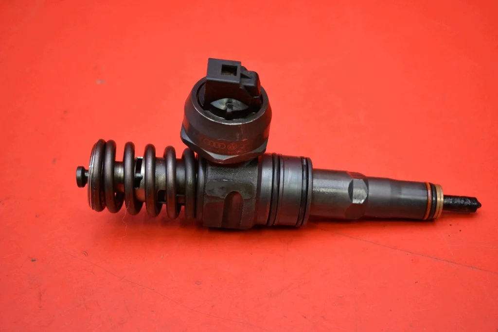 Injecteur pompe 038130073AG Skoda Fabia 1.4 TDI