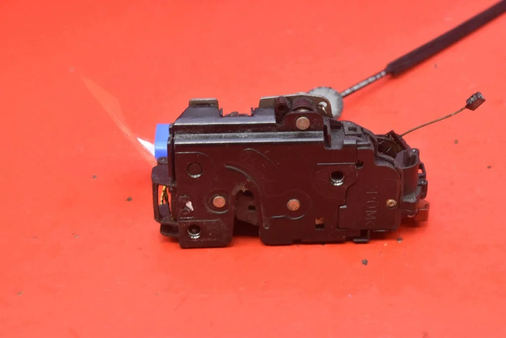 Fechadura Porta Dianteira Esquerda VW Touran image 3