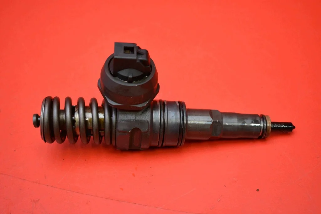 Polttoainepumppu 038130073AG VW Touran