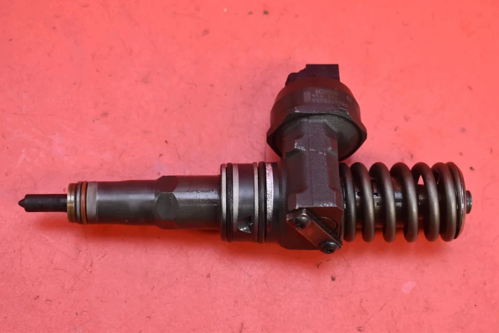 Polttoainepumppu 038130073AG VW Touran