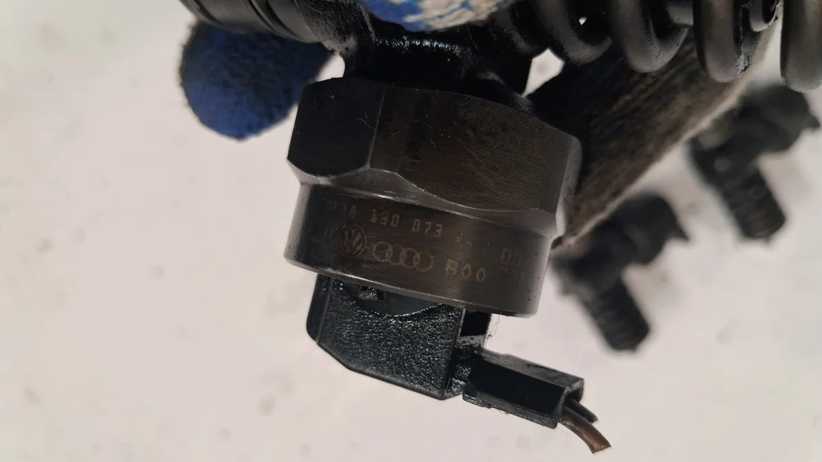 Injecteur VW Passat B5 1.9 TDI image 3