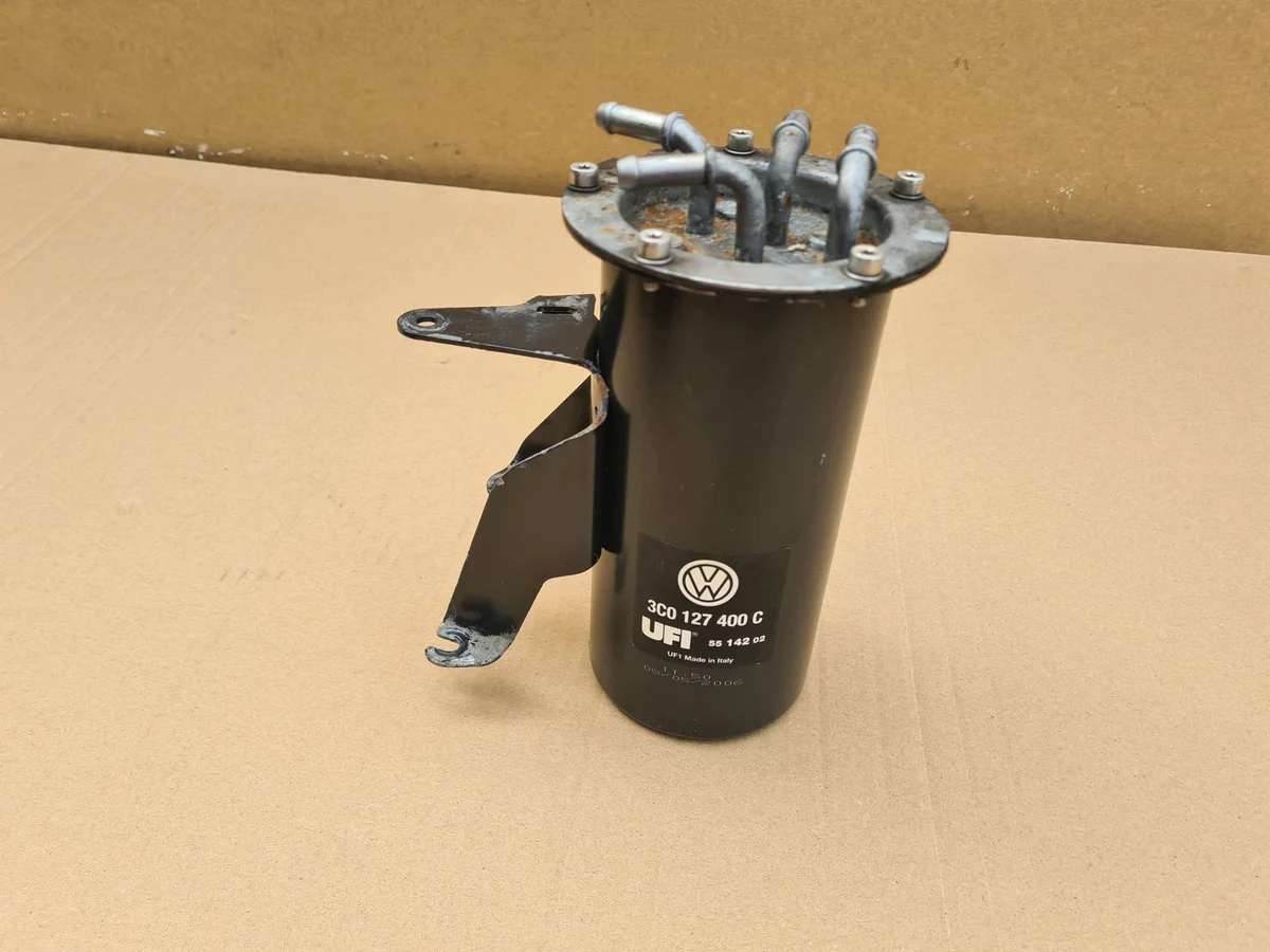 VW Passat B6 Air Filter Housing 3C0127400C