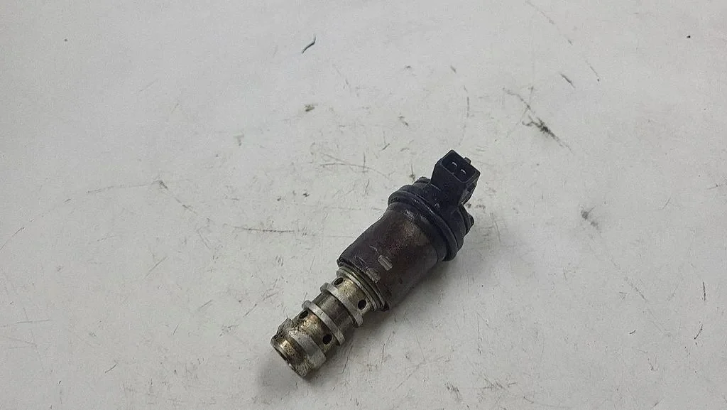 BMW 5 E60 E61 05 Styrventil kamaxel 13150137
