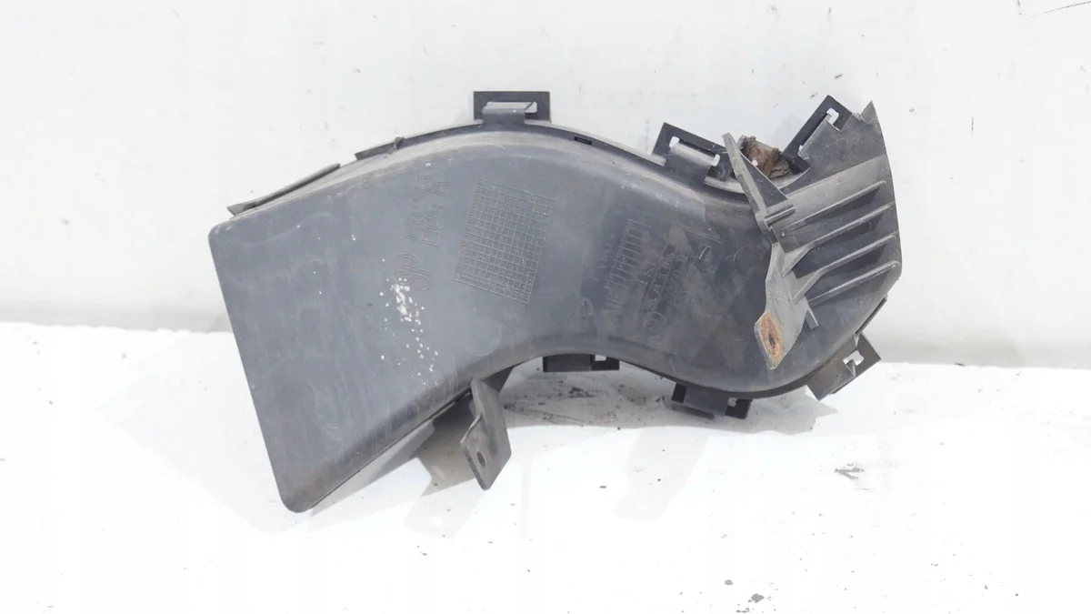 BMW 1 E82 E88 Bromsluftintag 8046328