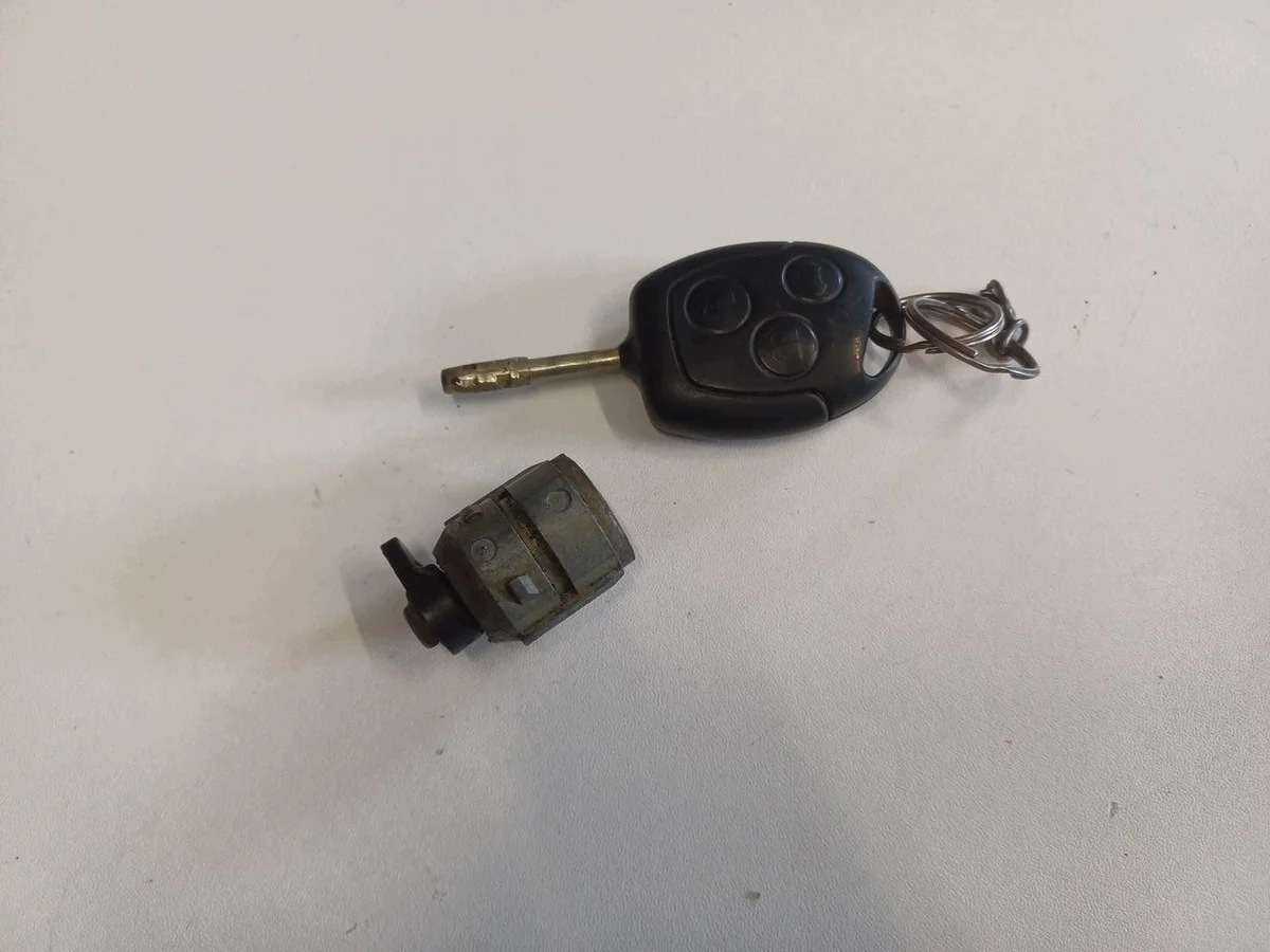 Fechadura Tanque Ford Fiesta Fusion Usada