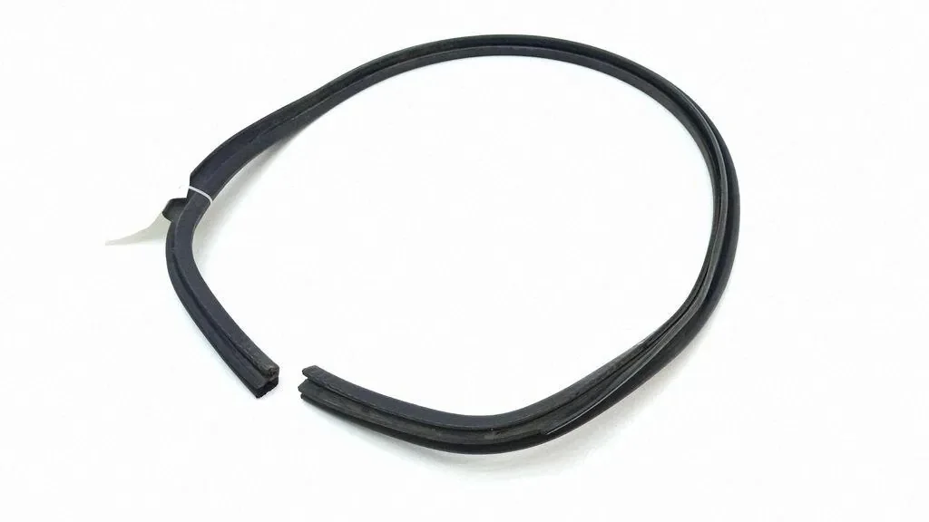 Tätning huv Volkswagen OE 1t0823723c image 6