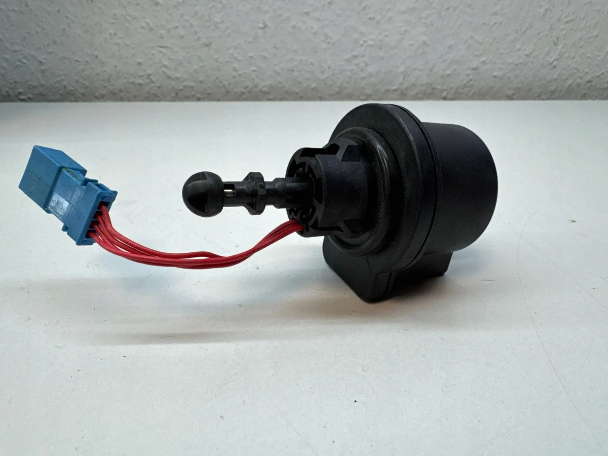 Ajovalojen säätömoottori N270R image 3