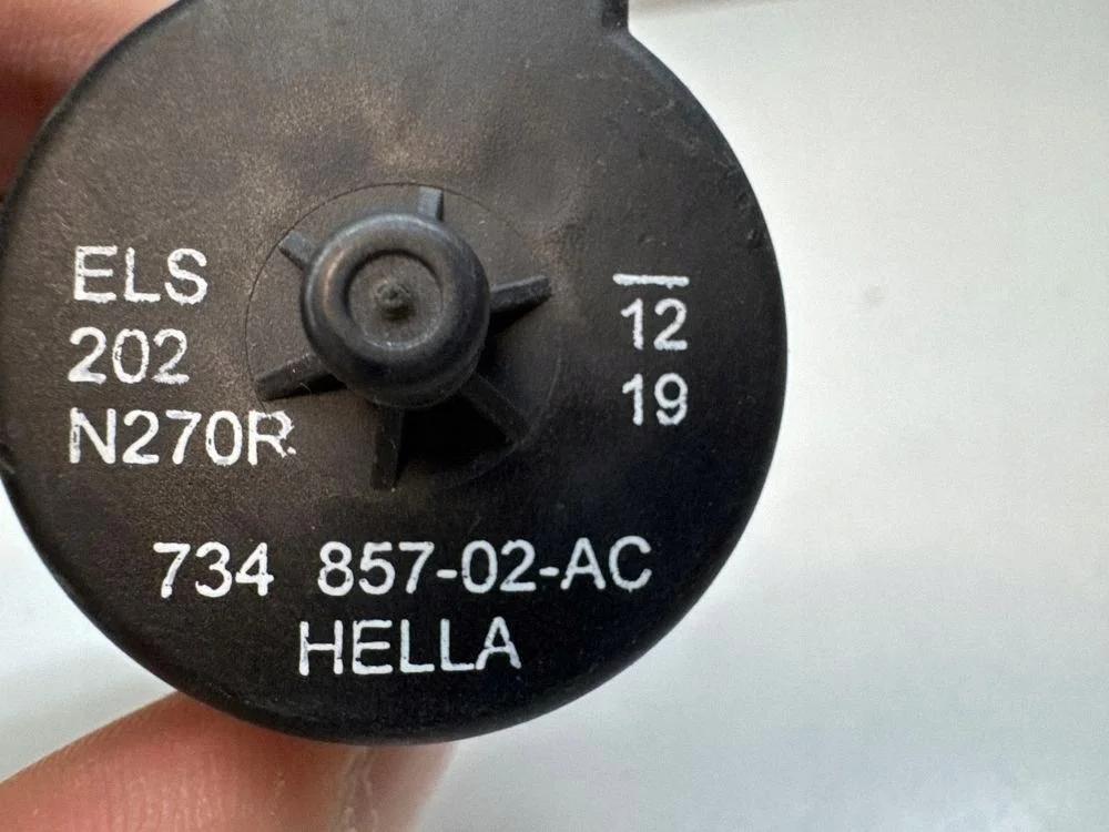 Ajovalojen säätömoottori N270R image 8