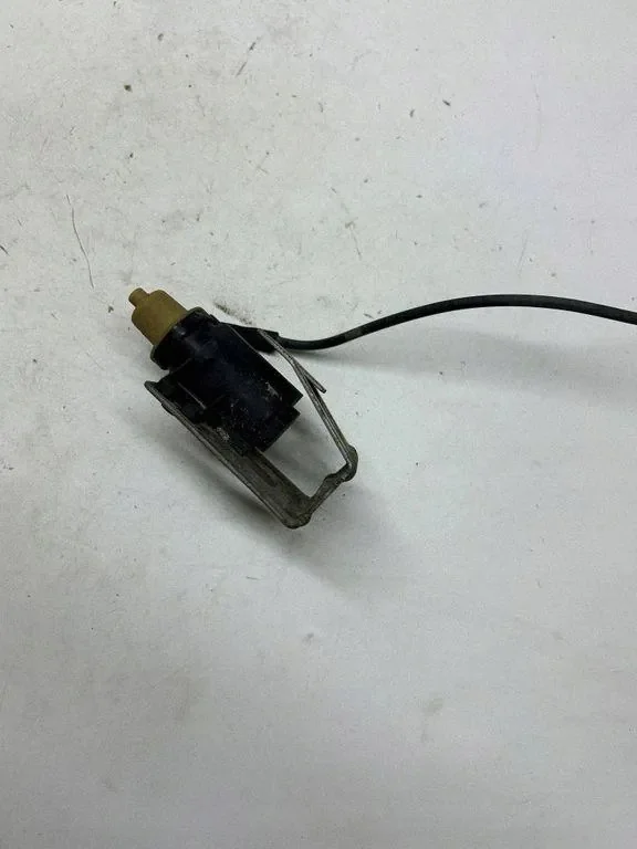 Used Solenoid Valve for Mercedes-Benz B A0101531328
