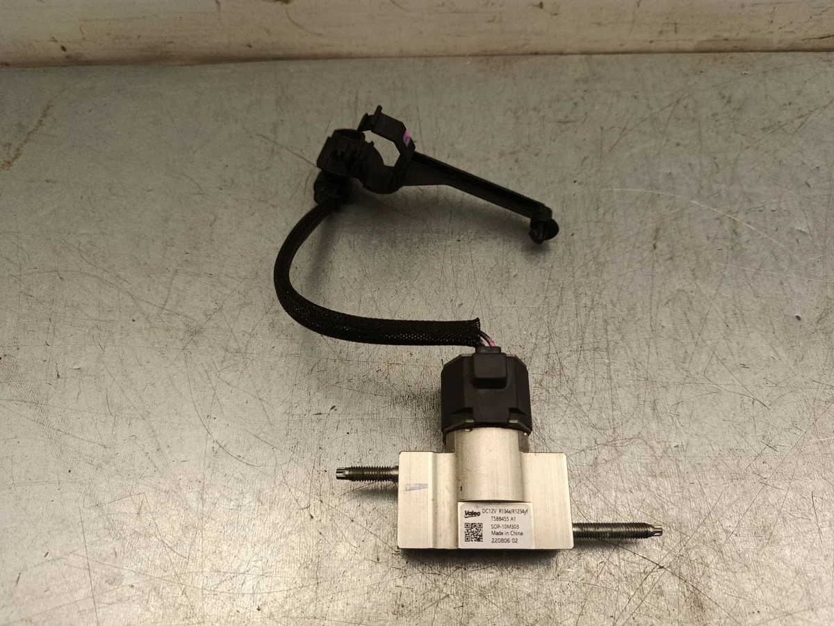 Opel Mokka B 2023 Valve T588455A