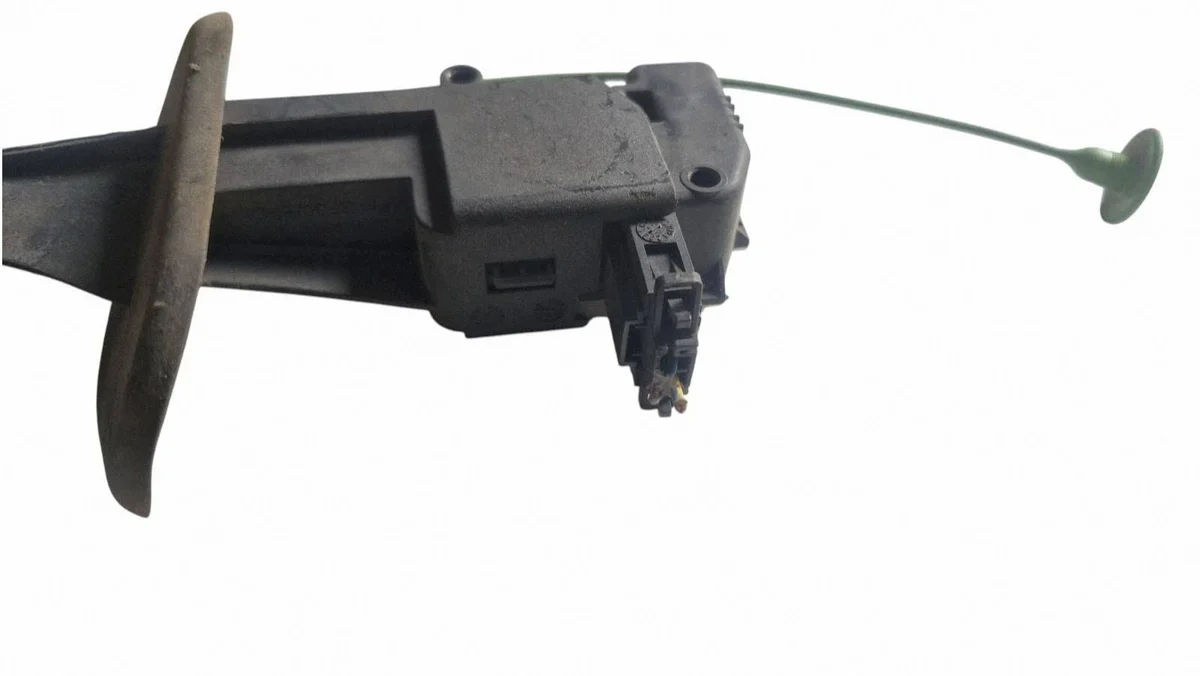 Serrure trappe carburant Volvo V70 XC60 31299107 image 5