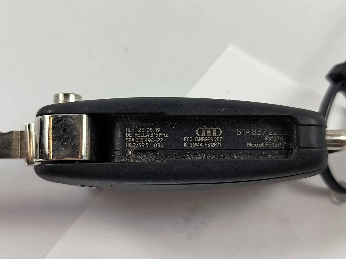 Nyckel Audi Q3 II 83A 81A837220E image 3