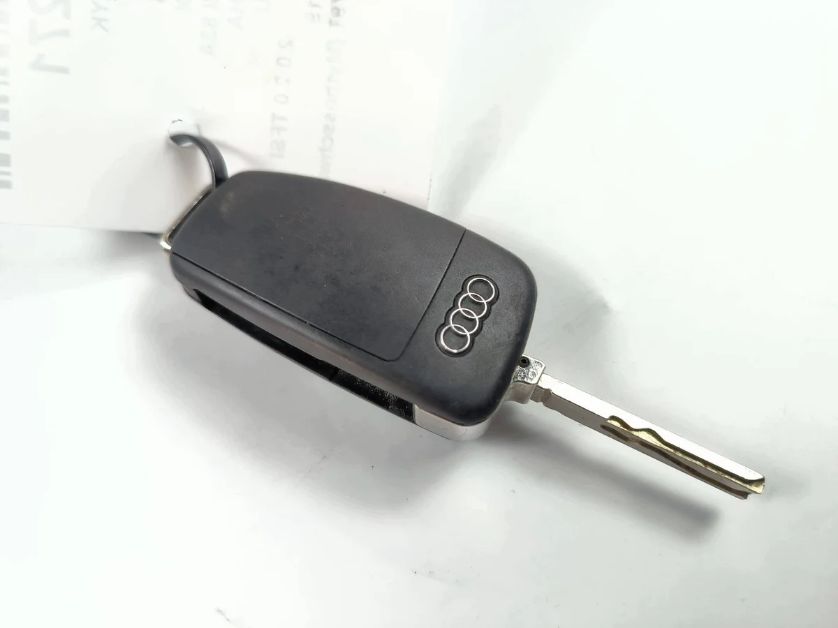 Nyckel Audi Q3 II 83A 81A837220E image 4