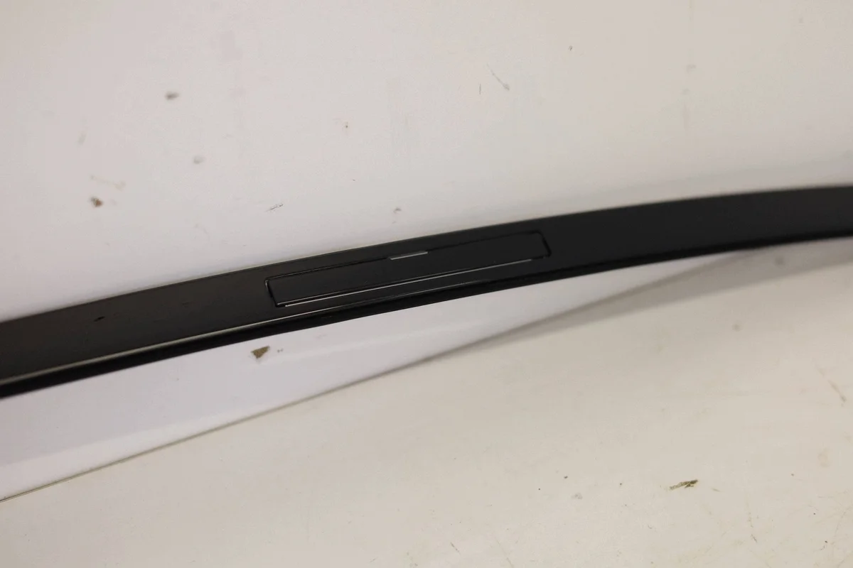 Kattolista vasen BMW M4 F82 8061449