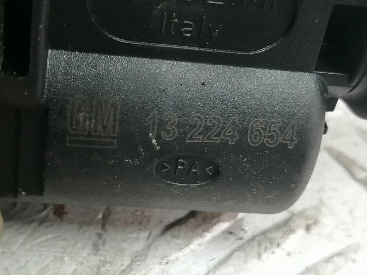 Opel Corsa C Attuatore Coperchio Carburante 13224654