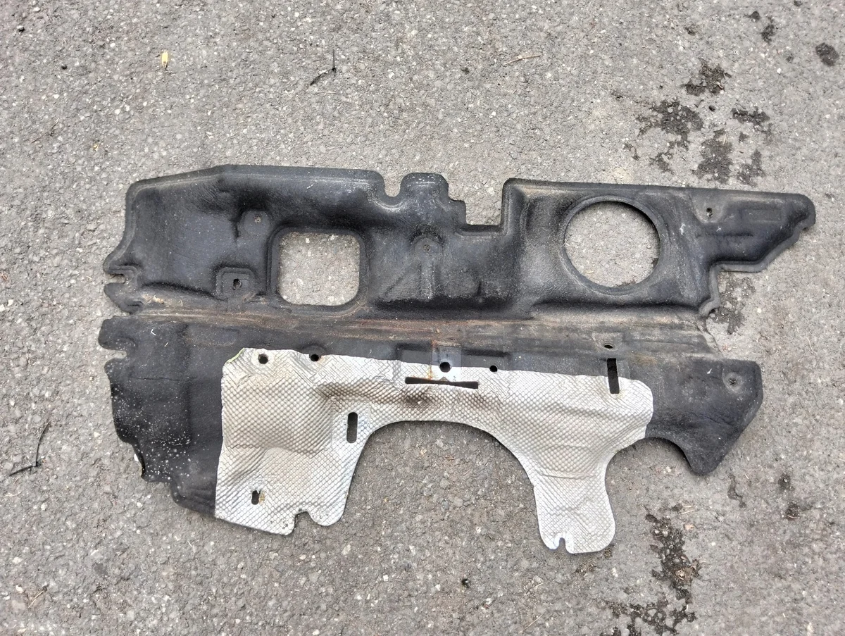 Ford Focus MK3 Dämmung Trennwand AV6101590AA