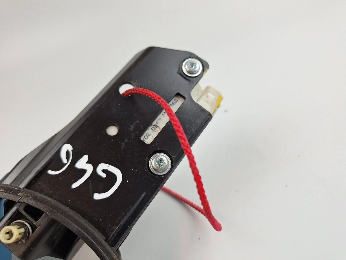 Serrure trappe carburant Maserati GranCabrio M145 image 8