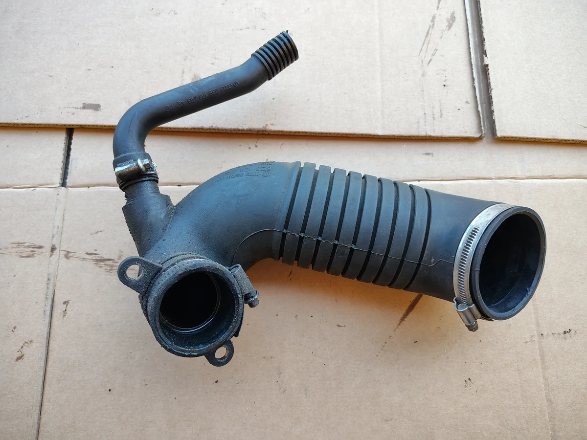 Audi A4 B6 1.9 TDI Turbo Hose 8E0129615A