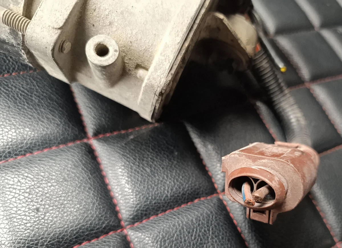 Audi A6 S6 C6 4F Suspension Compressor 4F0616005E image 4