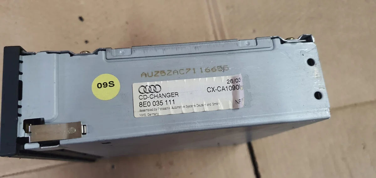 CD-växlare 8E0035111 Audi A4 B7 image 3