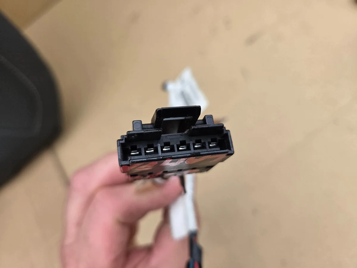 Connecteur feu arrière Opel Corsa D 5/6 broches image 4