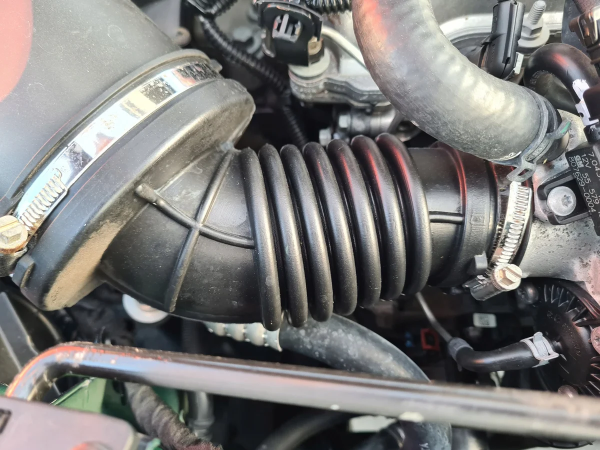 Tubo Resonador de Ar Opel Zafira C Astra J 1.6