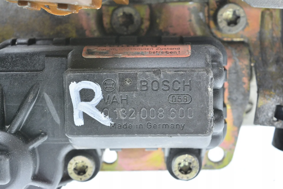 Audi 80 B4 2.0 Monowtrysk 051133015R image 3