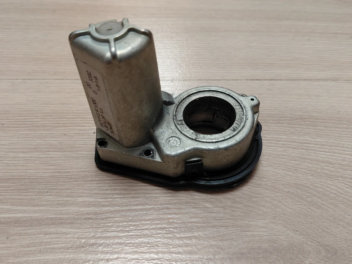 Audi A4 B8 A5 LIFT spegelmotor vänster