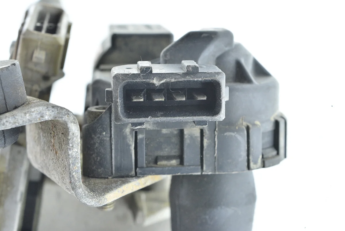 Monoinyector Peugeot 106 3437020416 Usado image 8