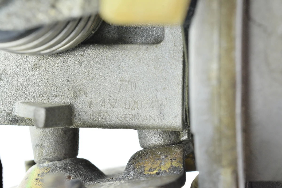 Monoinyector Peugeot 106 3437020416 Usado image 9