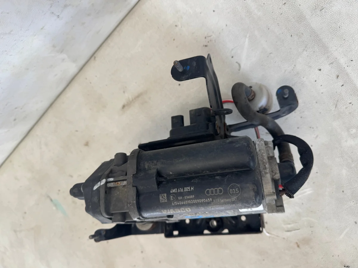 Audi Q7 SQ7 4M0 Compressor Pomp 4M0616005H image 3