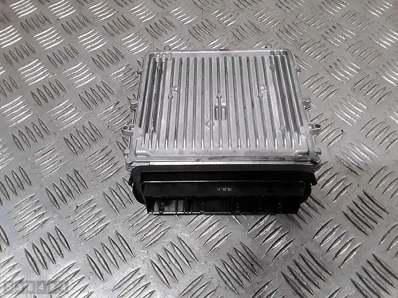 BMW 5 F10 ECU 8513242 Käytetty image 3