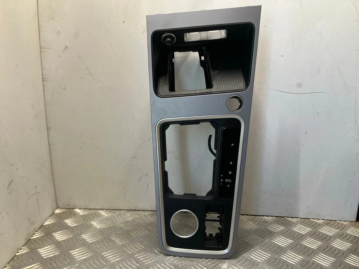 Ramka lewarka Seat Ateca 577863283CM Usado