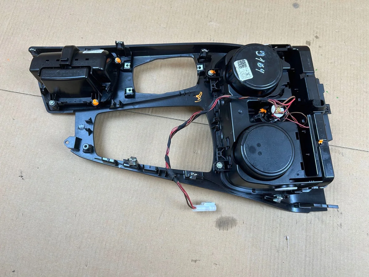 BMW 5 F10 F11 Vaihdekepin kehys 9206371 image 9